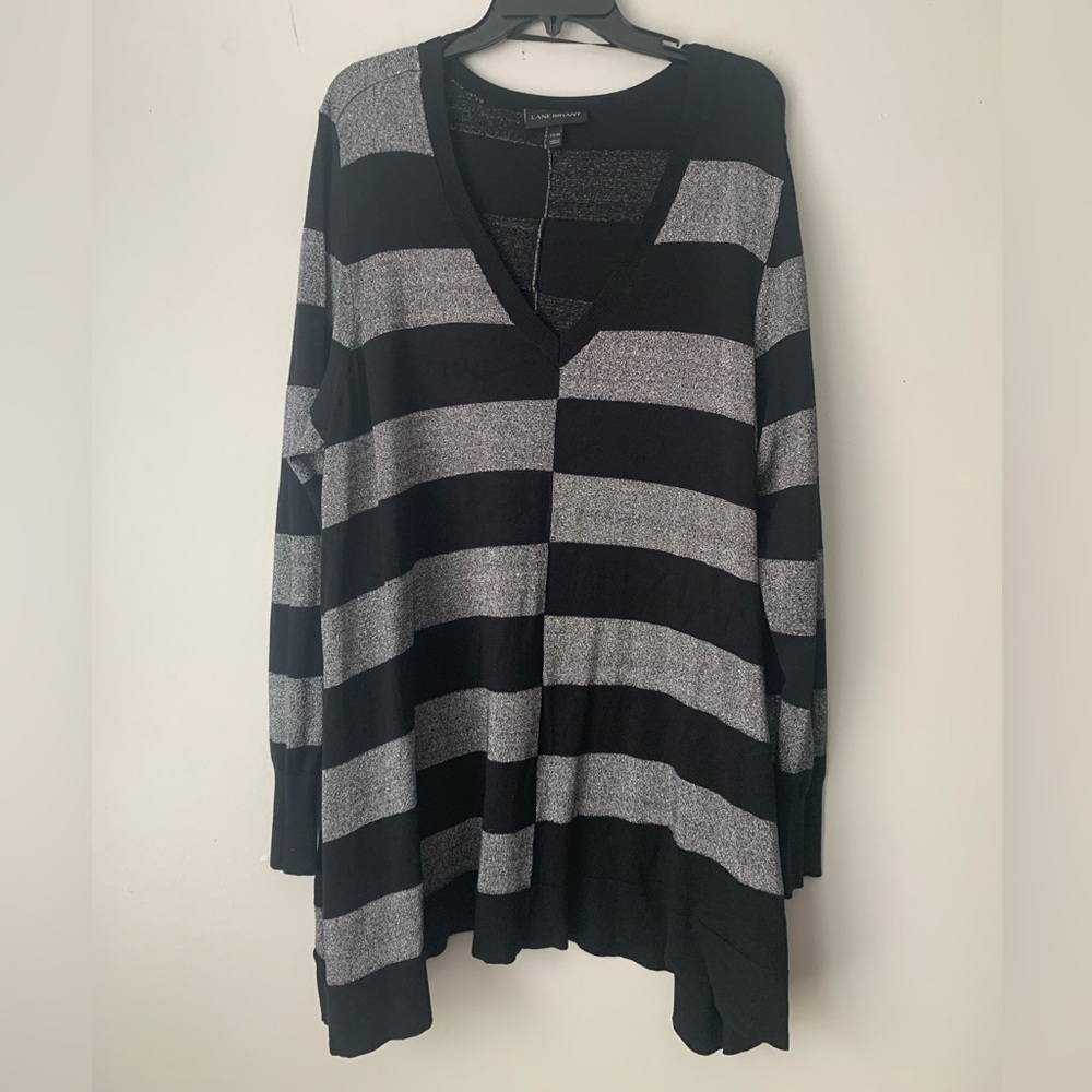 Lane Bryant Holiday Metallic Silver Black V
Neck Swing Sweater Size 22/24